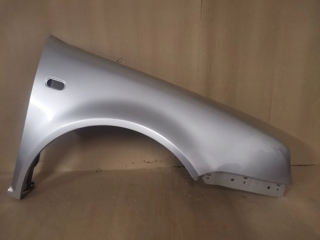 Volkswagen Golf MK4 98-03 Wing Painted LA7W Reflex Silver Driver