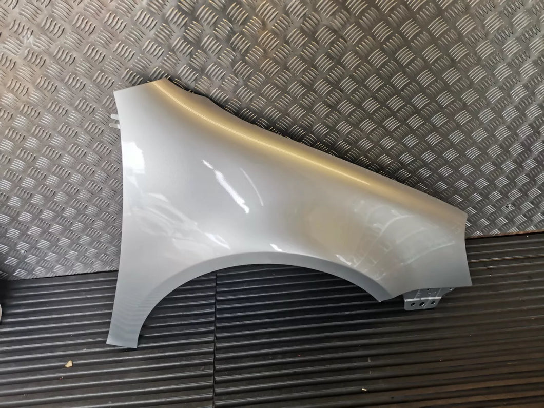 Volkswagen Golf MK5 04-08 Wing Painted LA7W Reflex Silver Driver